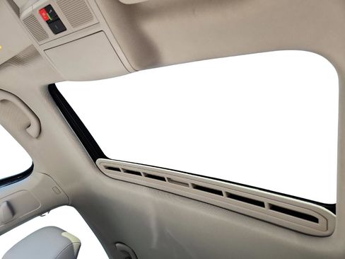 Used 2022 Volkswagen Passat 2.0T SE image 11