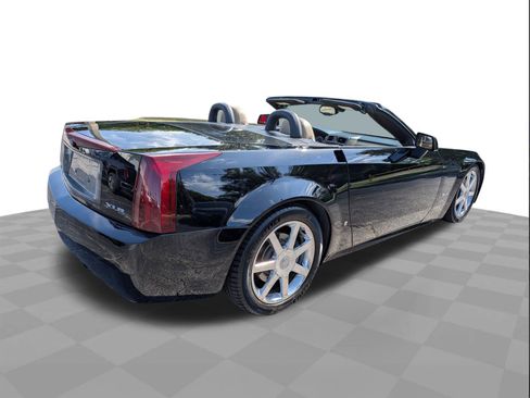 Used 2007 Cadillac XLR RWD image 4