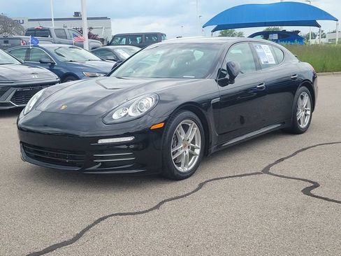 Used 2015 Porsche Panamera 4 AWD/4WD image 34