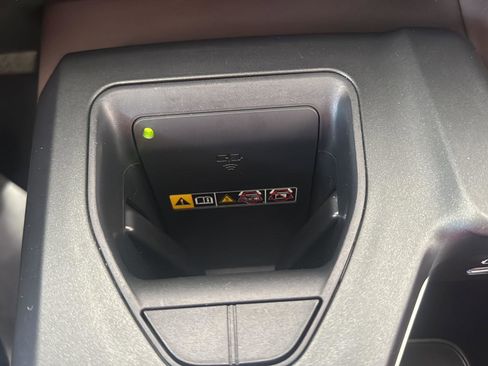 Used 2023 Toyota Crown Limited image 31