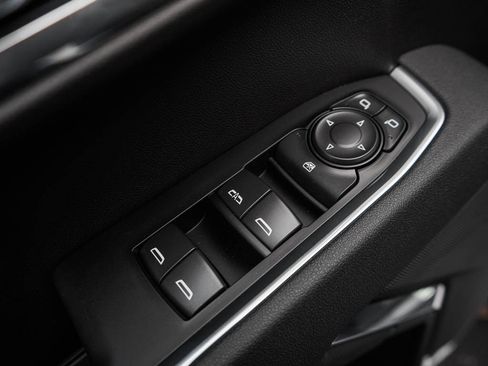 New 2026 GMC Sierra 1500 SLE image 15