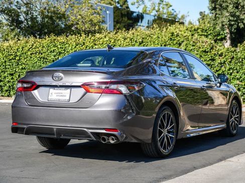Used 2023 Toyota Camry SE FWD image 6