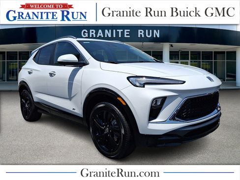 Used 2025 Buick Encore GX Sport Touring w/ Advanced Technology Package AWD/4WD image 1