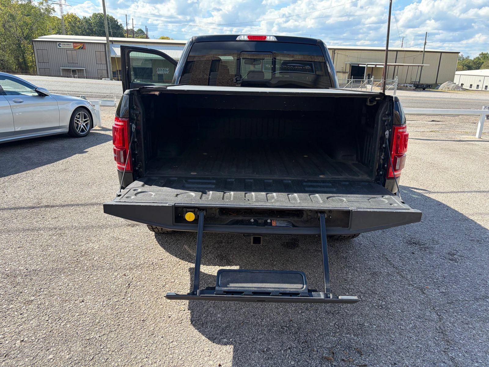 Used 2015 Ford F150 Lariat w/ Equipment Group 502A Luxury RWD image 15