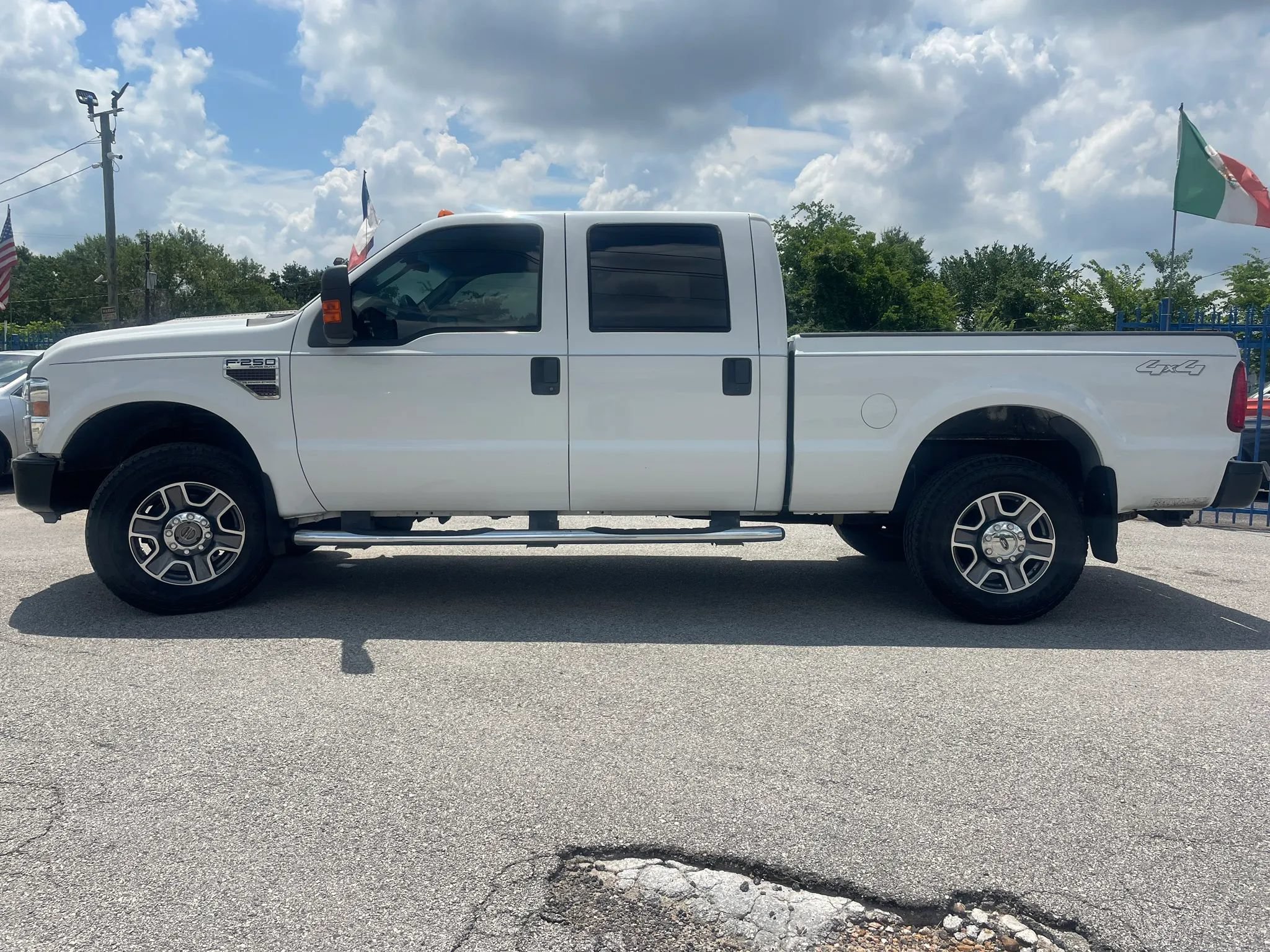 Used 2008 Ford F250 Lariat AWD/4WD image 4