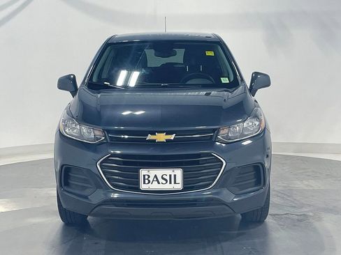 Used 2022 Chevrolet Trax LS w/ Tint and Cruise Package AWD/4WD image 9
