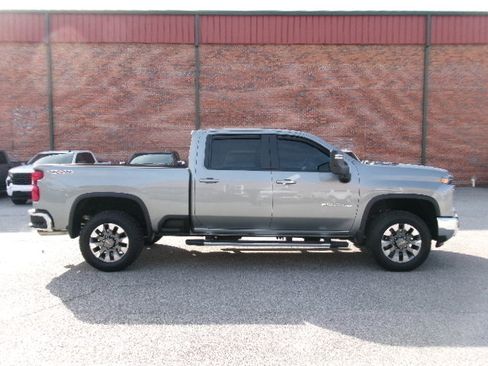 Used 2025 Chevrolet Silverado 2500 LT w/ All Star Edition image 2