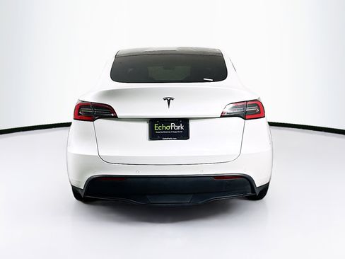 Used 2021 Tesla Model Y 2WD image 7