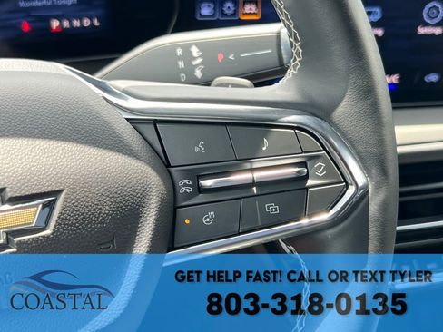 Used 2025 Chevrolet Traverse LT FWD image 36