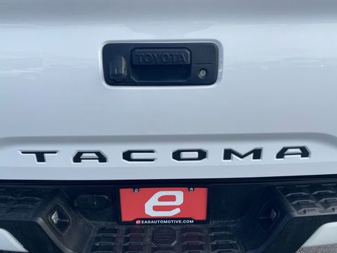 Used 2019 Toyota Tacoma TRD Sport AWD/4WD image 38