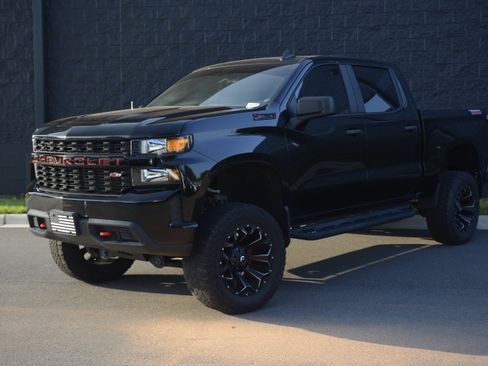 Used 2021 Chevrolet Silverado 1500 Custom Trail Boss w/ Midnight Edition AWD/4WD image 1