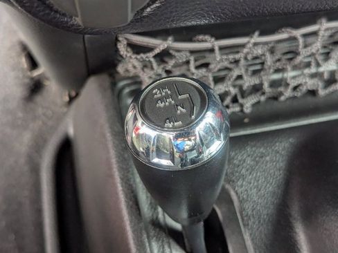 Used 2015 Jeep Wrangler Sport image 15