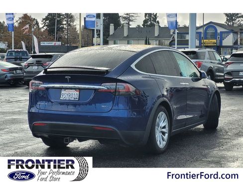 Used 2016 Tesla Model X 90D image 5