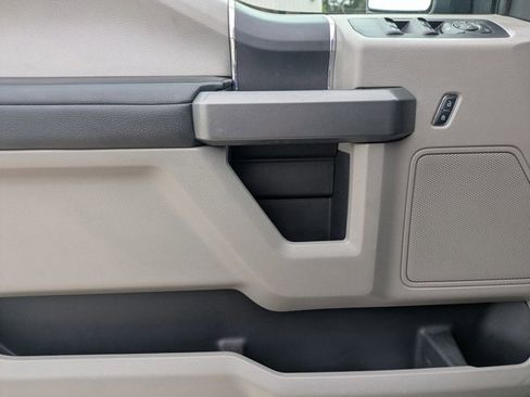 Used 2017 Ford F150 XLT image 9