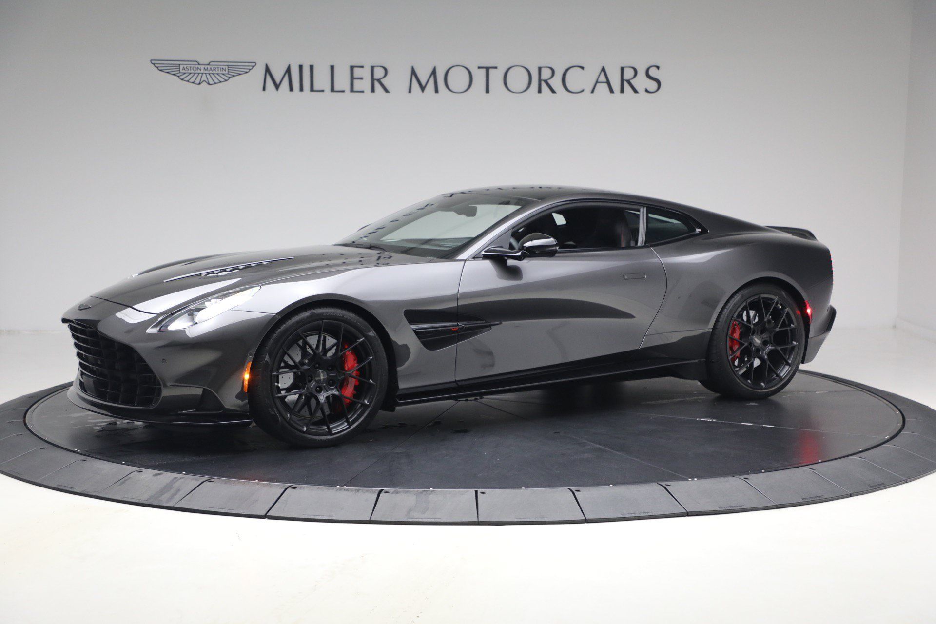 Used 2026 Aston Martin Vanquish RWD image 2