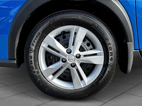 Used 2025 Nissan Kicks Play S image 11