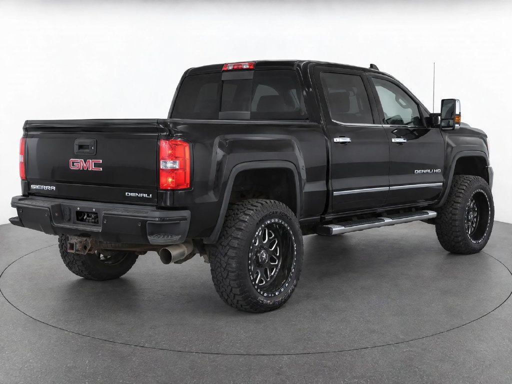Used 2017 GMC Sierra 2500 Denali w/ Duramax Plus Package AWD/4WD image 10
