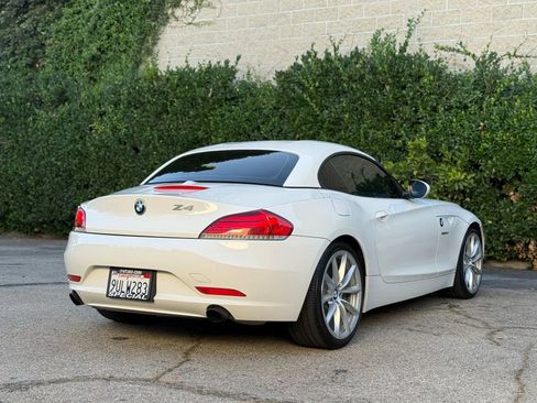 Used 2011 BMW Z4 sDrive35i image 13