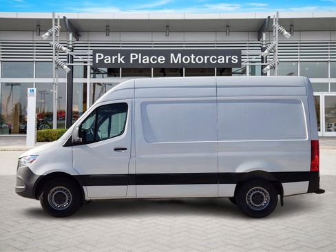 Used 2020 Mercedes-Benz Sprinter 144 Cargo image 3