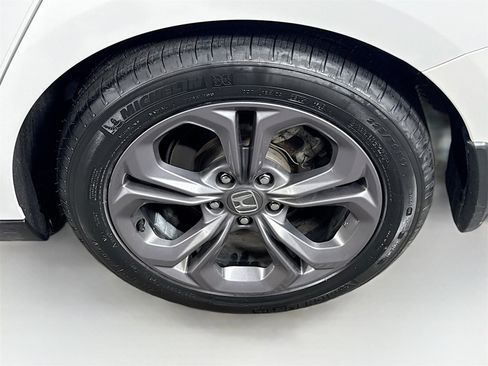 Used 2023 Honda Accord EX image 9