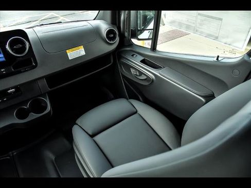 New 2025 Mercedes-Benz Sprinter 2500 image 7