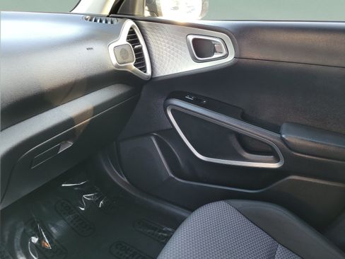 Used 2022 Kia Soul LX w/ Technology Package FWD image 22