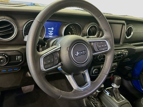 Used 2023 Jeep Wrangler Sahara image 18