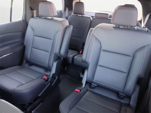 New 2026 Chevrolet Traverse Z71 image 9