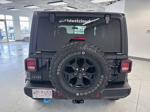 Used 2023 Jeep Wrangler Unlimited w/ Cold Weather Group image 9