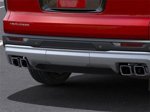 New 2025 Chevrolet Traverse LT image 14