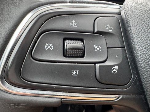 Used 2022 Buick Envision Essence w/ Technology Package I AWD/4WD image 18