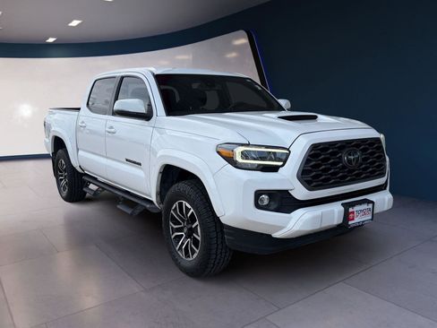 Used 2022 Toyota Tacoma TRD Sport image 7