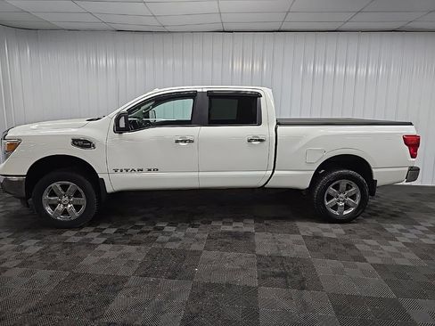 Used 2018 Nissan Titan SV image 5