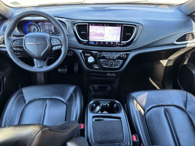 Used 2023 Chrysler Pacifica Touring-L w/ S Appearance Package FWD image 31