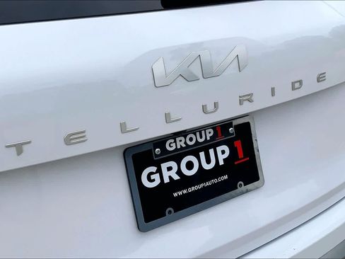 Used 2024 Kia Telluride EX w/ EX Captain's Chair Package FWD image 32