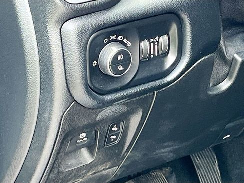 Used 2021 RAM 1500 Laramie AWD/4WD image 10