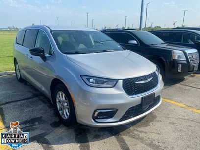 Used 2024 Chrysler Pacifica Touring-L