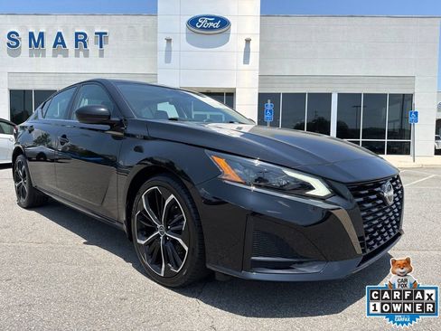 Used 2023 Nissan Altima 2.5 SR w/ SR Premium Package AWD/4WD image 1