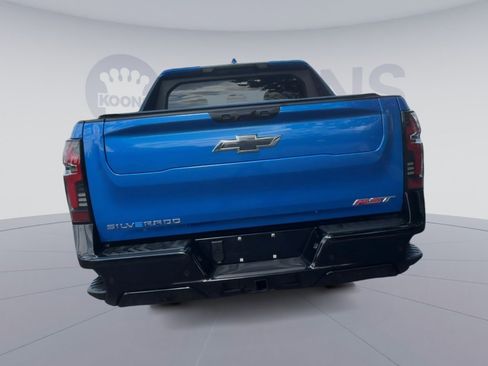 Used 2025 Chevrolet Silverado EV RST AWD/4WD image 5