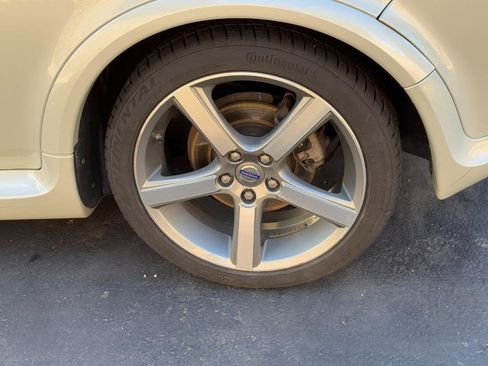 Used 2011 Volvo C30 T5 R-Design image 5