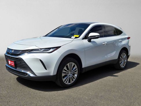 Certified 2024 Toyota Venza Limited AWD/4WD image 8