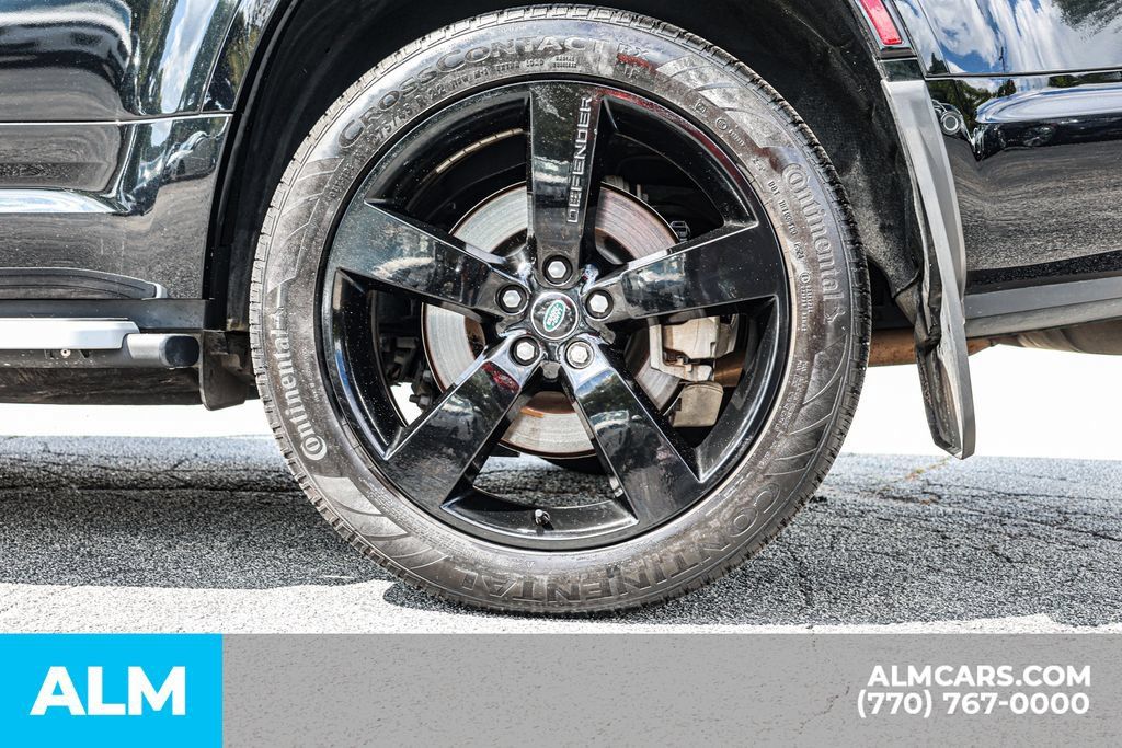 Used 2023 Land Rover Defender 130 X-Dynamic SE AWD/4WD image 16