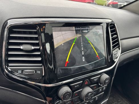 Used 2019 Jeep Grand Cherokee Limited w/ Luxury Group II image 20