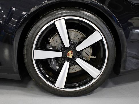 Certified 2025 Porsche 911 Carrera image 12