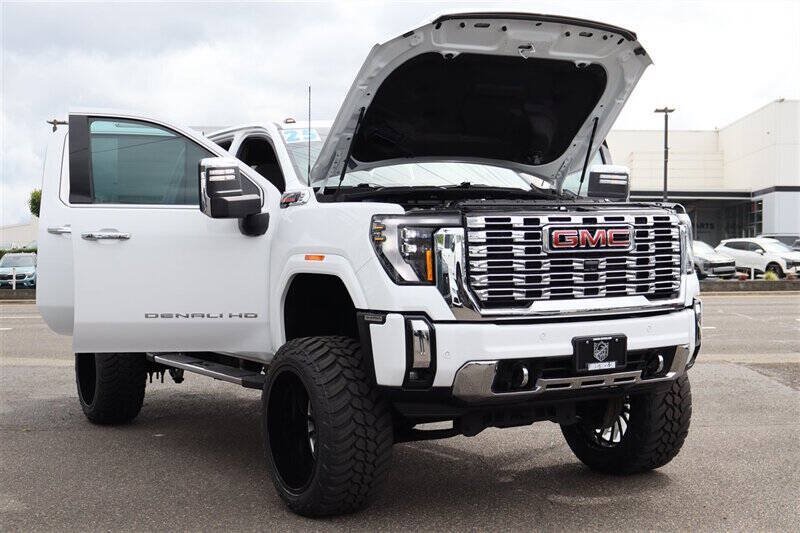 Used 2025 GMC Sierra 3500 Denali w/ Denali Reserve Package AWD/4WD image 45
