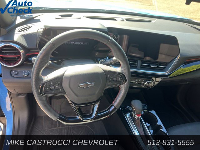 Used 2024 Chevrolet Trax RS w/ Sunroof Package FWD image 7