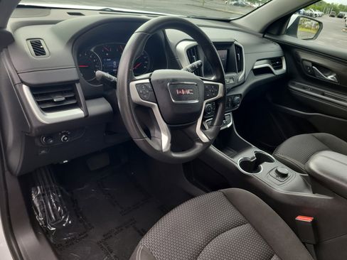 Used 2024 GMC Terrain SLE FWD image 19