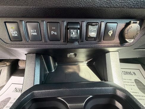 Used 2019 Toyota Tacoma TRD Off-Road w/ Technology Package AWD/4WD image 24