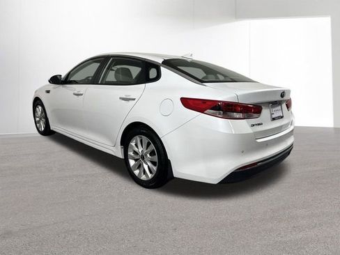 Used 2018 Kia Optima LX w/ 17" Alloy Wheels Package image 30