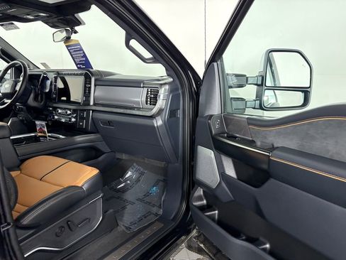 Certified 2024 Ford F350 Platinum w/ FX4 Off-Road Package image 34